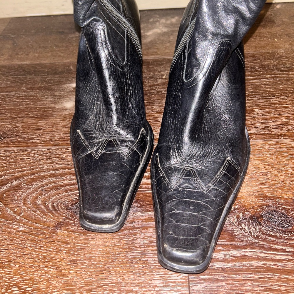 Black leather Nine West Cowgirl boots